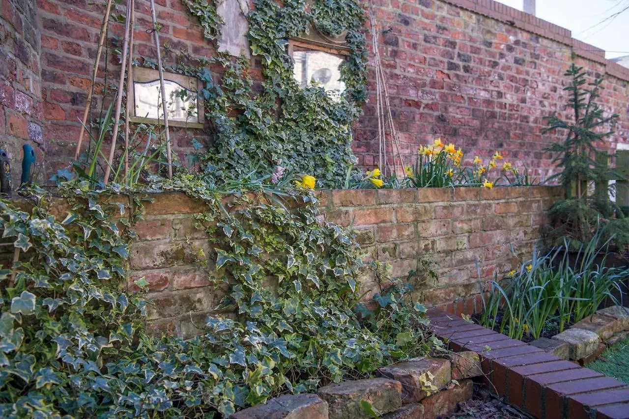 The Tansy House On Queen Street York