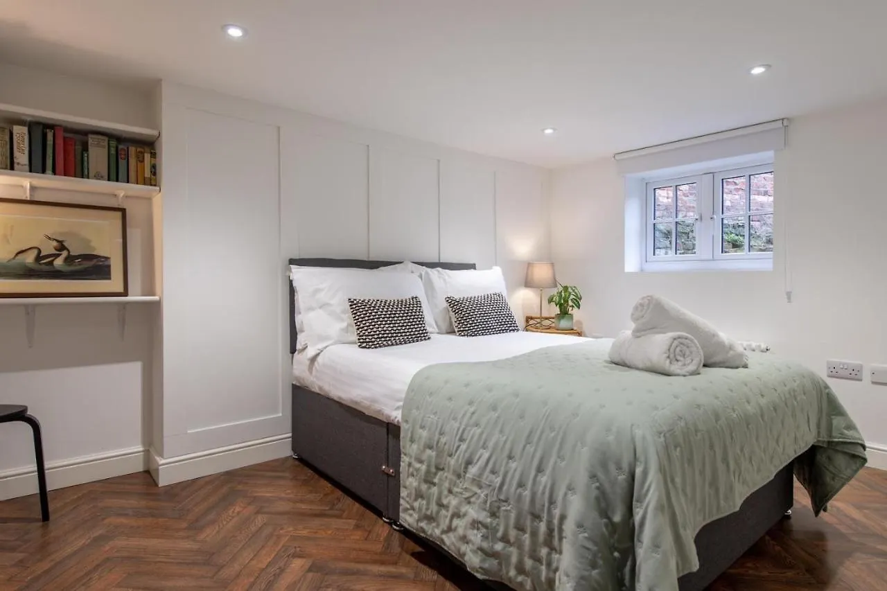 The Tansy House On Queen Street York Apartament